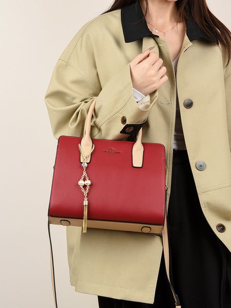 women's fashionable contrast color printed handbag